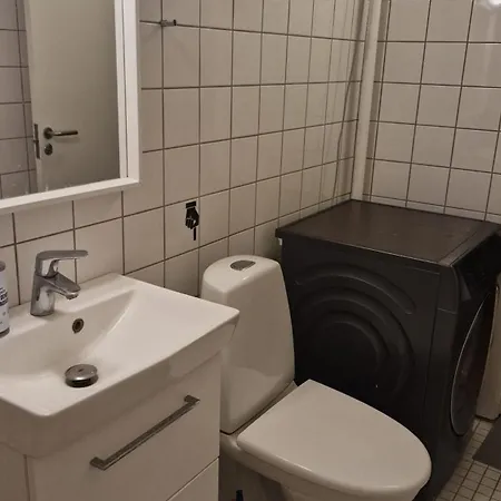 Single Bed, Private *